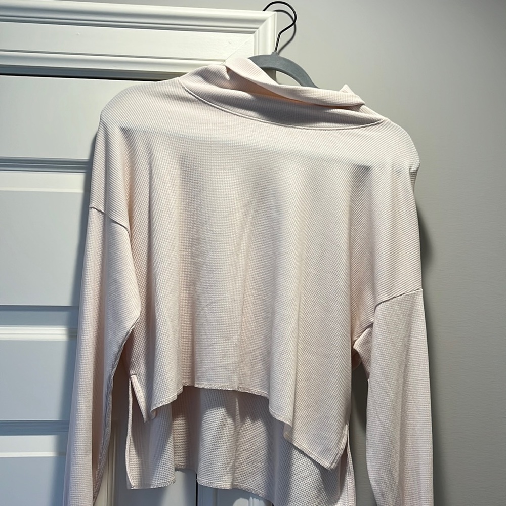American Eagle Off-White Turtleneck Sweater